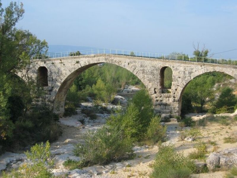 Pont Julien - Bonnieux